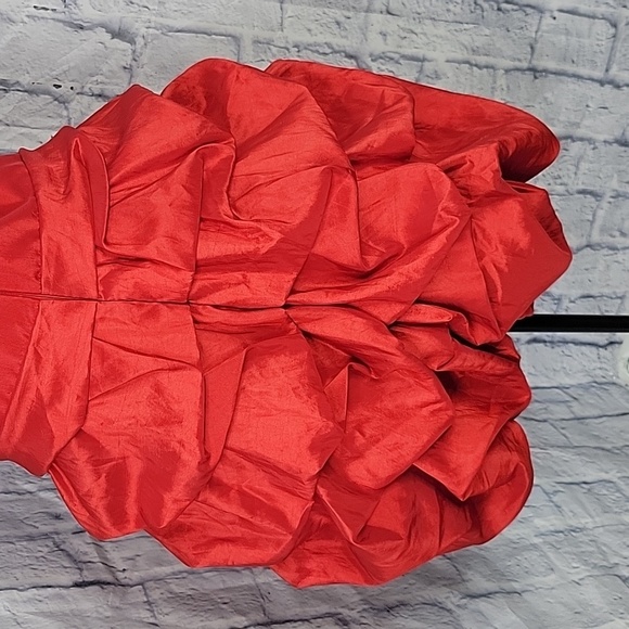 MAY QUEEN CONTOUR Red Ruffled Bubble Hem Rosette Red‎ Prom Dress Size 8 - Picture 8 of 10